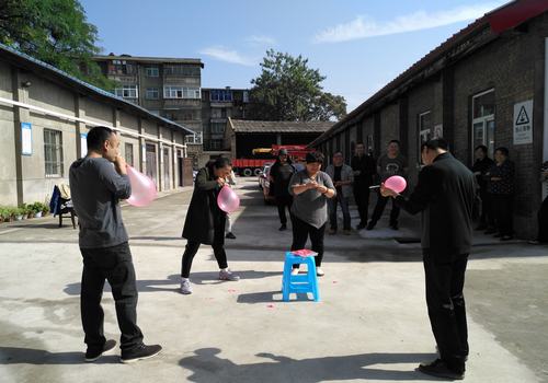 設(shè)備租賃中心迎“雙節(jié)”活動樂嗨了