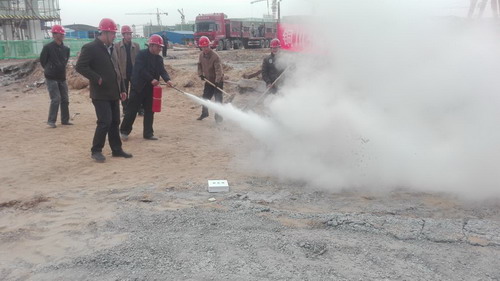 銅川分公司第六項目部消防演練現(xiàn)場變教育培訓(xùn)課堂