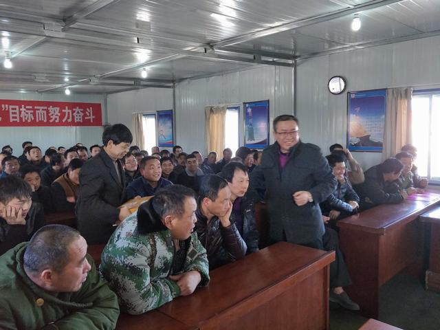 掘進(jìn)公司曹家灘項(xiàng)目部開展“百日安全”知識競賽活動