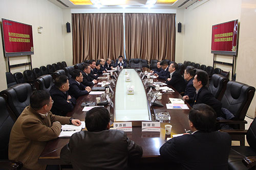 陜西龍門鋼鐵（集團）有限責任公司一行蒞臨建設(shè)集團交流座談并舉行簽約儀式