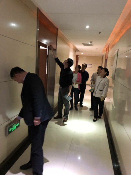 建設集團綜合部開展機關辦公樓衛(wèi)生檢查工作