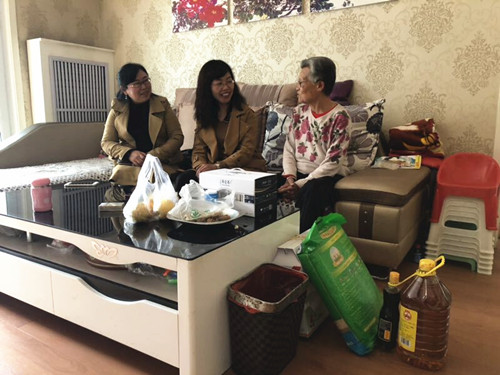 陜煤建設機電安裝公司 重陽佳節(jié)慰問職工家庭高齡老人