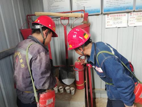 陜煤建設礦建二公司“真槍實彈”開展“百日安全”活動