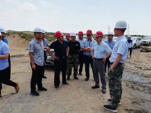 陜西鐵路物流集團有限公司黨委書記、執(zhí)行董事、總經(jīng)理趙國智一行蒞臨靖神鐵路項目施工現(xiàn)場檢查指導(dǎo)工作