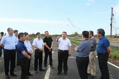 公司領(lǐng)導(dǎo)寧興剛、王寧、楊讓順深入渭南開(kāi)沃項(xiàng)目檢查指導(dǎo)工作