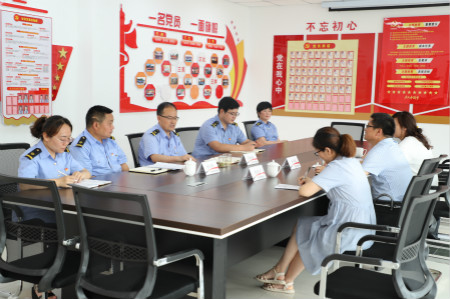 陜煤建設(shè)機(jī)電安裝公司與黃陵礦業(yè)鐵路運(yùn)輸公司對(duì)標(biāo)黨建工作