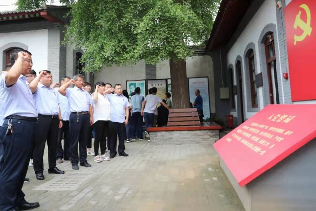 陜煤建設(shè)路橋分公司開展“紀律教育學(xué)習(xí)宣傳月”主題黨日活動