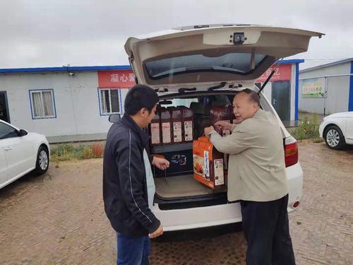 陜煤建設掘進公司“雙節(jié)”前慰問一線職工