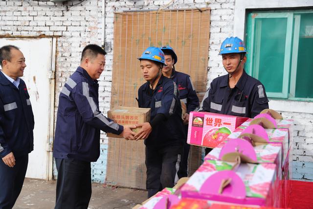 陜煤建設洗選煤運營公司：中秋慰問暖人心，濃濃溫情話關懷