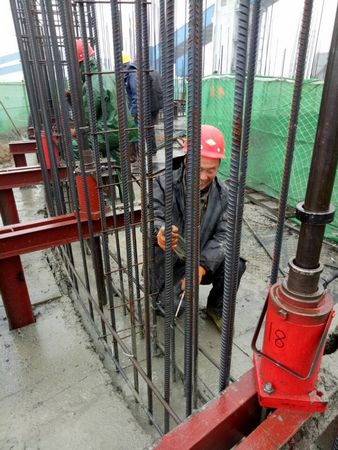 陜煤建設(shè)天工公司“百日安全”活動(dòng)中的寫(xiě)真