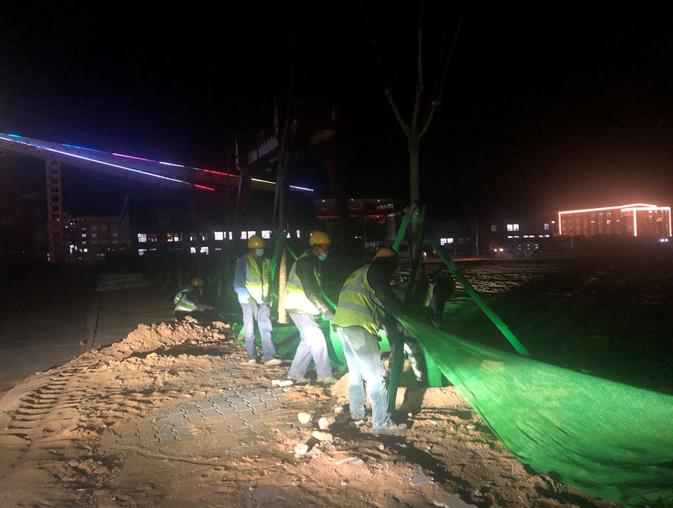 日夜兼程趕進度 埋頭苦干打硬仗