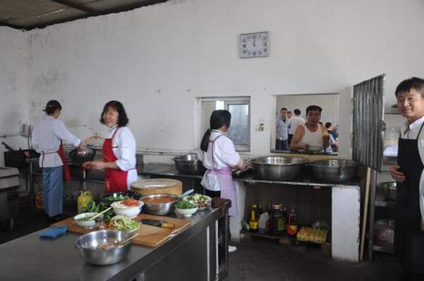 陜煤建設掘進公司：吃住無小事 從“兩堂一舍”提升職工幸福指數