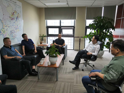 司正林一行到四川西南水泥進行業(yè)務回訪