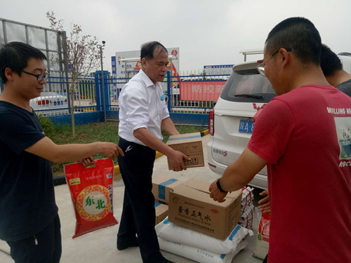 陜煤建設(shè)天工公司：中儲(chǔ)糧項(xiàng)目滑模忙，領(lǐng)導(dǎo)關(guān)懷送一線