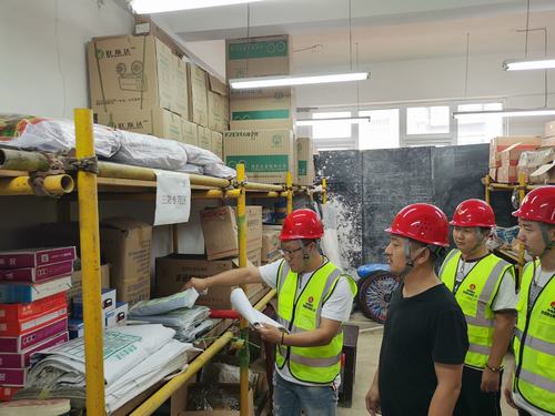 陜煤建設銅煤公司汛期檢查不走過場嚴抓現(xiàn)場