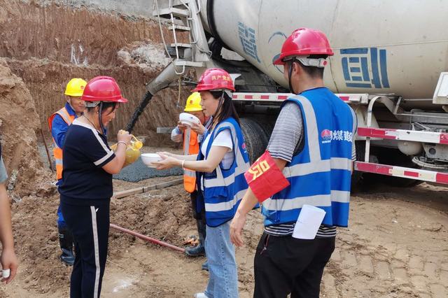 “炎值”爆表！看陜煤建設(shè)韓城分公司土建二項(xiàng)目部如何應(yīng)對(duì)高溫“烤驗(yàn)”