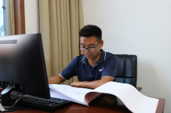 堅守一線 無悔奉獻