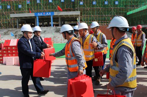 【領(lǐng)導(dǎo)慰問(wèn)】— 10月1日