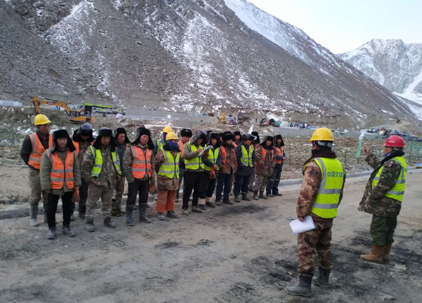 陜煤建設(shè)礦建三公司：開好班前會，彈好安全管理“前奏曲”