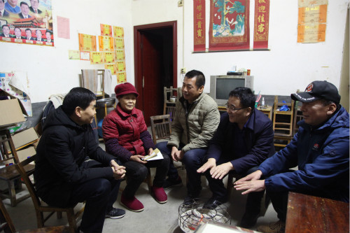 公司領(lǐng)導(dǎo)王明智、楊讓順到對(duì)口扶貧村慰問(wèn)走訪