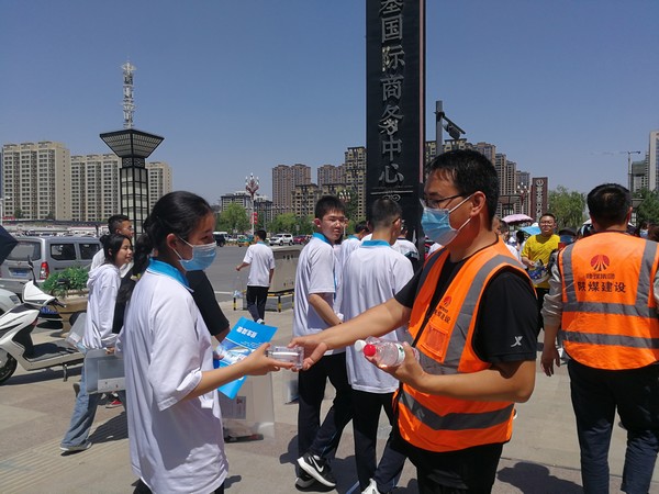 建設(shè)集團科創(chuàng)新城市政一期工程N1項目 暖心行動助力“趕考生”