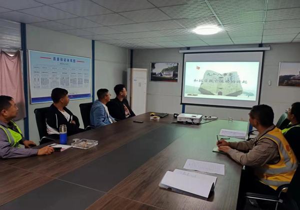 陜煤建設(shè)銅煤公司第三項(xiàng)目部召開“銘記歷史，勿忘國(guó)恥 紀(jì)念九一八事變90周年”專題學(xué)習(xí)會(huì)