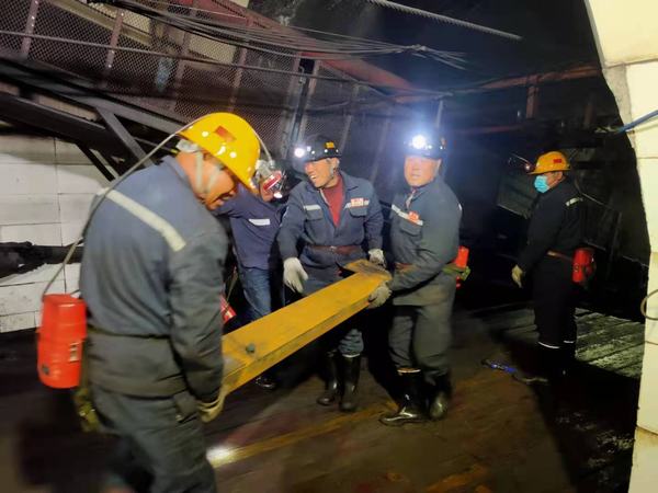 陜煤建設(shè)韓城分公司安裝四項(xiàng)目部“雙速驅(qū)動”曬出好成績