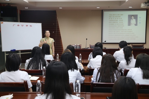陜煤建設(shè)路橋分公司：關(guān)愛女職工，情滿半邊天