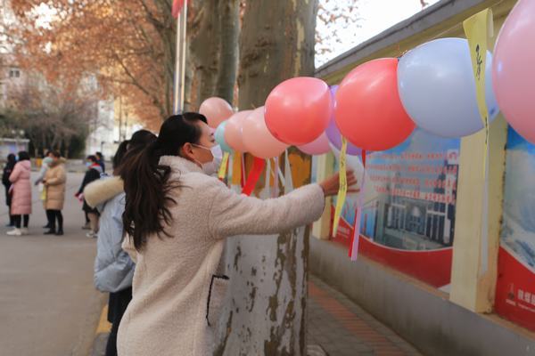 陜煤建設(shè)銅煤公司開展“歡樂迎新年，趣味猜燈謎”活動(dòng)
