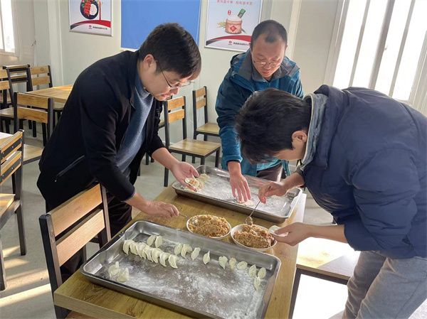 堅(jiān)守項(xiàng)目現(xiàn)場，別樣溫暖瞬間