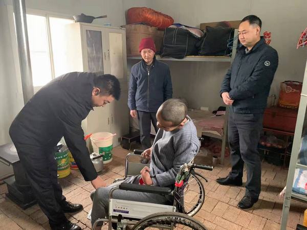 陜煤建設(shè)礦建二公司開展春節(jié)前困難職工慰問(wèn)活動(dòng)