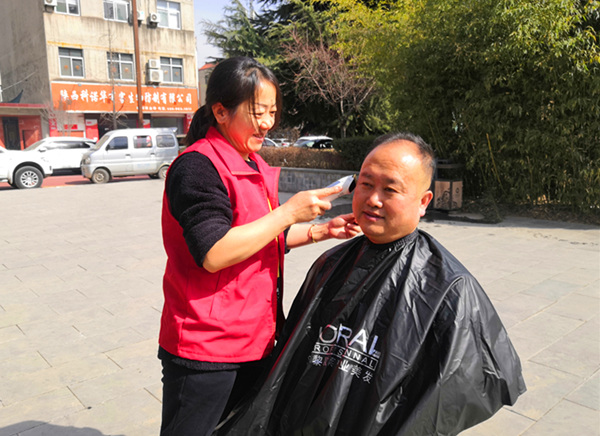 陜煤建設(shè)礦建三公司：向春天報(bào)到 ！學(xué)雷鋒我們來(lái)了