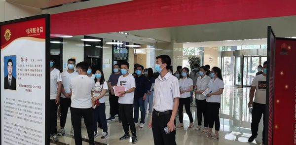 走近勞模工匠，感悟勞動(dòng)光榮