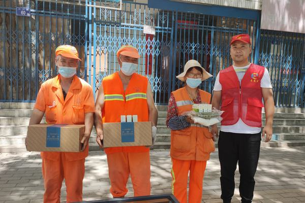 陜煤建設(shè)銅煤公司：開(kāi)展“送一份關(guān)懷，道一聲辛苦”環(huán)衛(wèi)工慰問(wèn)活動(dòng)