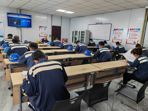 陜煤建設(shè)洗選煤運(yùn)營(yíng)公司紅柳林洗煤廠項(xiàng)目部：暢通機(jī)電“毛細(xì)血管，護(hù)好安全“大心臟”