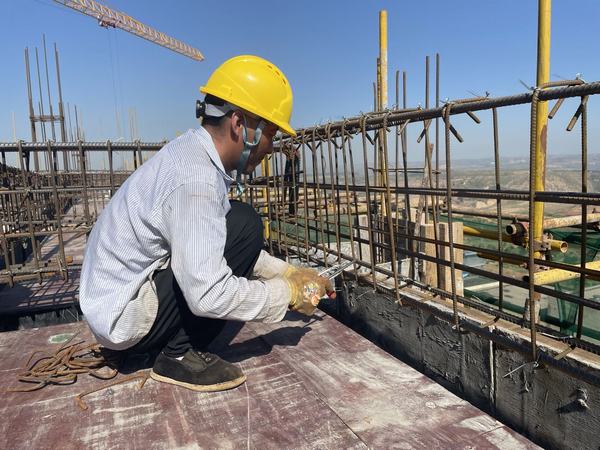 陜煤建設韓城分公司：不服“暑”！他們和太陽肩并肩