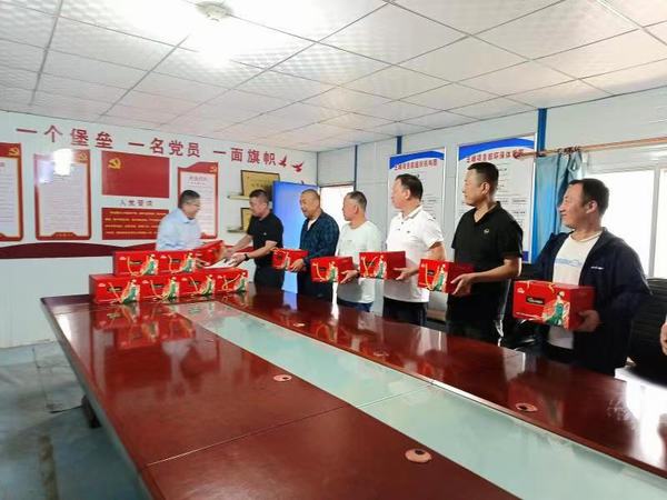 陜煤建設(shè)礦建二公司：中秋慰問送真情 濃濃關(guān)懷暖民心