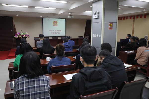 陜煤建設(shè)路橋分公司：青工“啄木鳥(niǎo)”，安全我來(lái)守