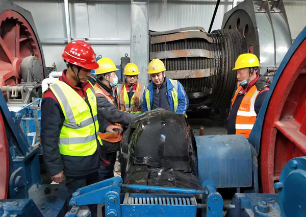 陜煤建設(shè)礦建三公司：雙管齊下，筑牢年終安全生產(chǎn)防線