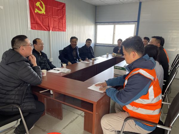 陜煤建設(shè)天工公司新疆第一項(xiàng)目部：召開座談會，青年員工士氣高