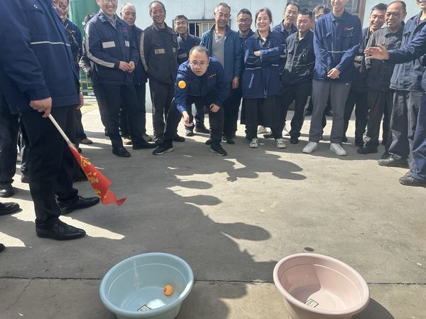 敬勞動(dòng)光榮 贊勤奮美麗