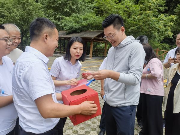 陜煤建設(shè)路橋分公司開(kāi)展“凝心聚力鼓干勁 健步奮進(jìn)新征程” 健步行活動(dòng)