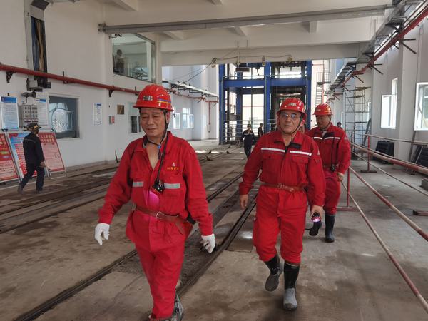 王明智、楊讓順深入陜煤建設(shè)礦建二公司王峰項(xiàng)目部檢查指導(dǎo)工作