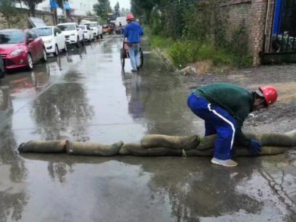 陜煤建設(shè)機電安裝公司以“迅”應(yīng)汛 筑牢堤壩