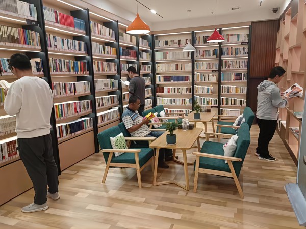 陜煤建設澄合分公司第十二項目部舉辦“書香伴我成長 知識伴我同行”讀書分享活動