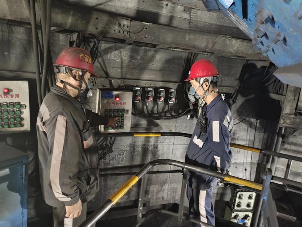 陜煤建設(shè)洗選煤運營公司澄合山陽運營項目部：喜逢金秋碩果時，不忘思源記師恩