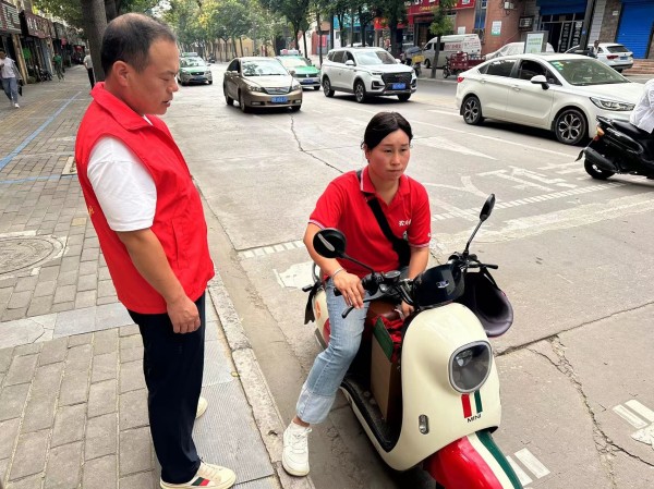 陜煤建設(shè)機(jī)電安裝公司：交通文明勸導(dǎo)，我們?cè)凇奥贰鄙?></div>
                                <div   id=