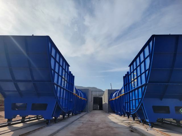 陜煤建設(shè)韓城分公司土建十三項(xiàng)目部承建的通風(fēng)機(jī)風(fēng)道及基礎(chǔ)、通風(fēng)機(jī)配電室工程順利通過竣工驗(yàn)收