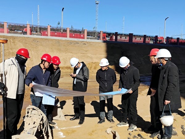 陜煤建設(shè)渭南分公司承建的小保當(dāng)選煤廠技術(shù)改造建設(shè)項目2號原煤倉樁基工程順利通過基坑驗(yàn)收