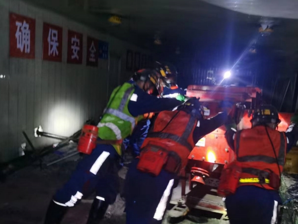 陜煤建設(shè)機(jī)電安裝公司檸條塔項目部：盡責(zé)擔(dān)當(dāng)作為 綻放檢修風(fēng)采